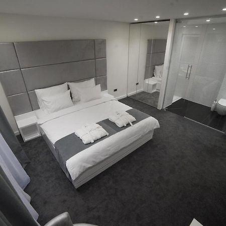 Forty Two Block A Hotel Загреб Екстериор снимка