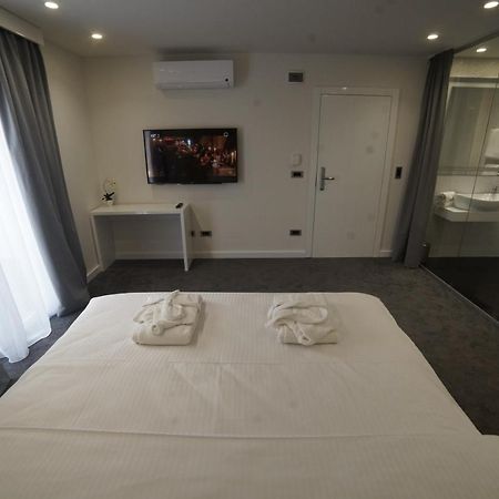 Forty Two Block A Hotel Загреб Екстериор снимка