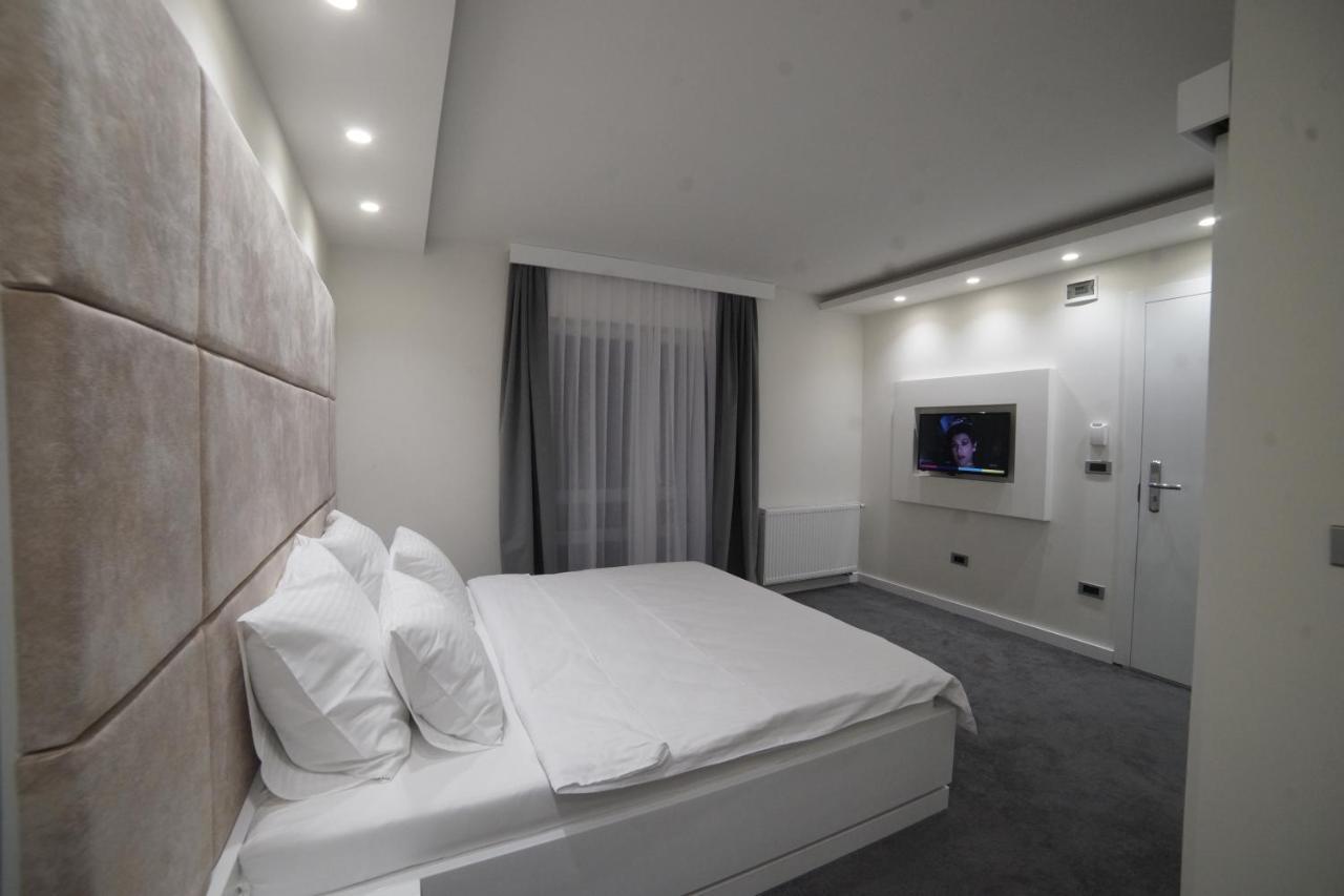 Forty Two Block A Hotel Загреб Екстериор снимка