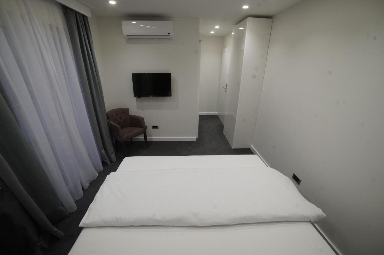 Forty Two Block A Hotel Загреб Екстериор снимка