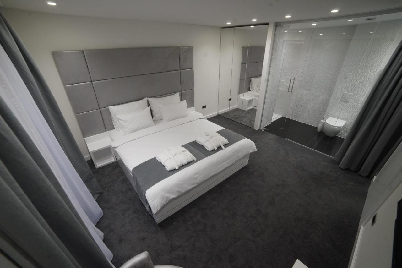 Forty Two Block A Hotel Загреб Екстериор снимка