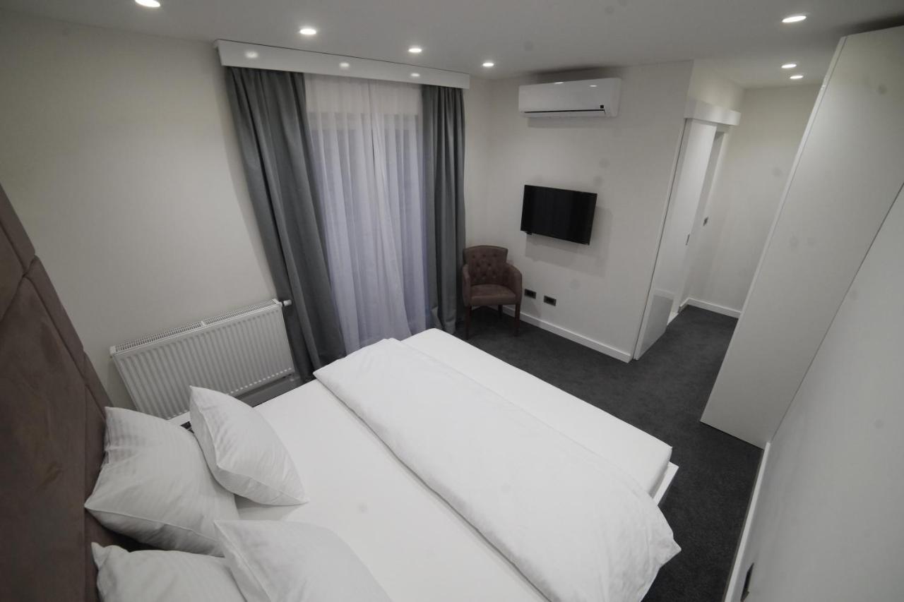 Forty Two Block A Hotel Загреб Екстериор снимка